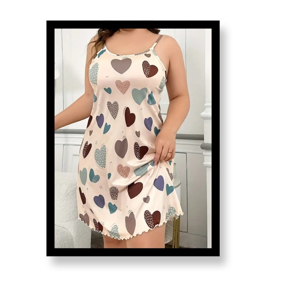 Plus Size Heart Print Women's Nightgown - Picture 1 of 6